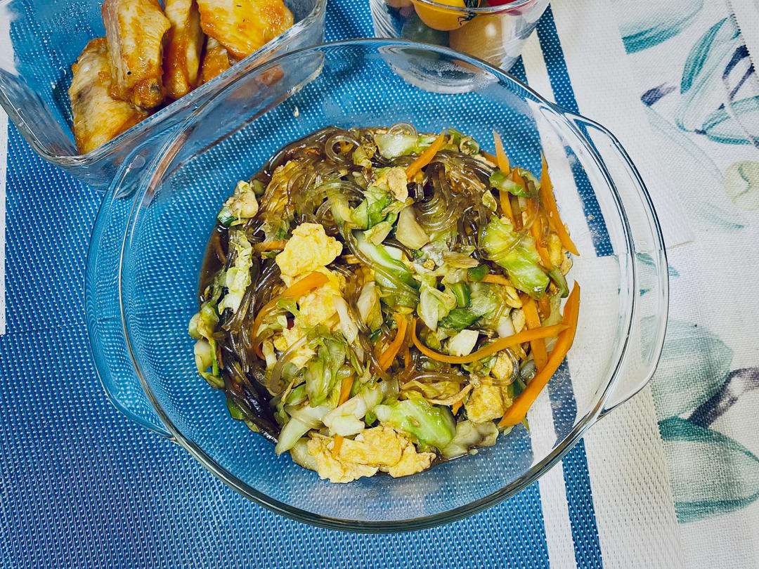 最近爱吃粉丝粉条～包菜炒粉丝