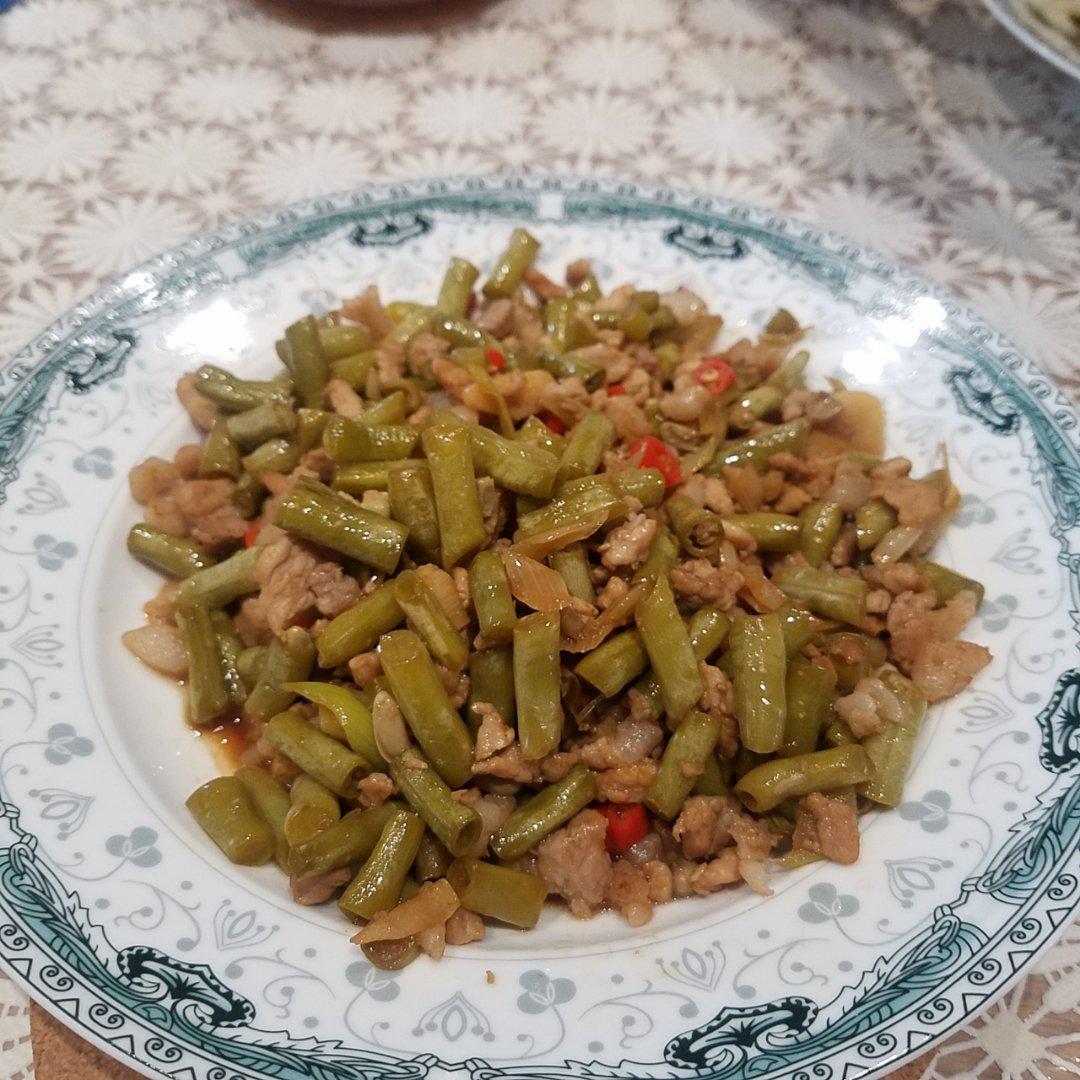 酸豆角炒肉末
