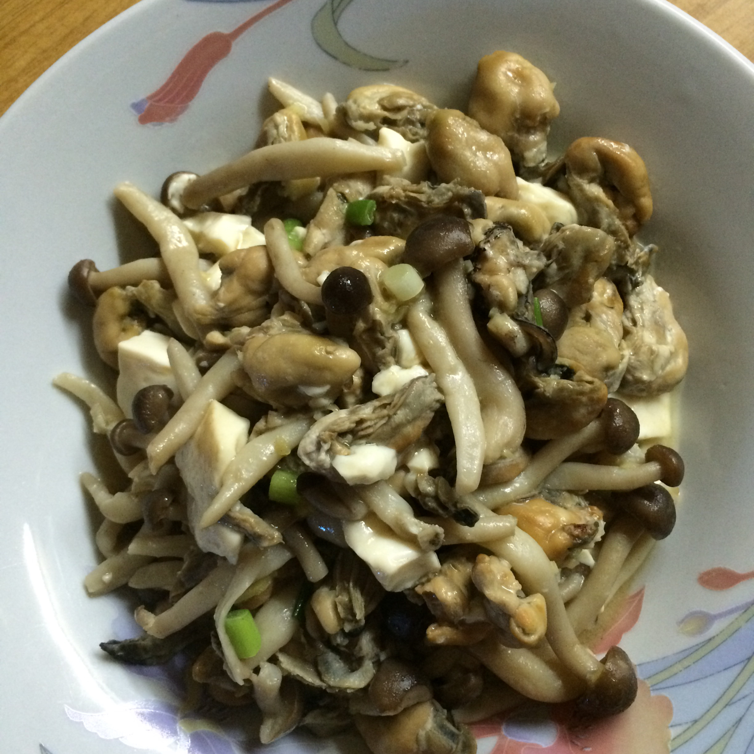 牡蛎菌菇豆腐汤