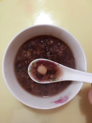 薏米红豆莲子粥的做法 步骤2