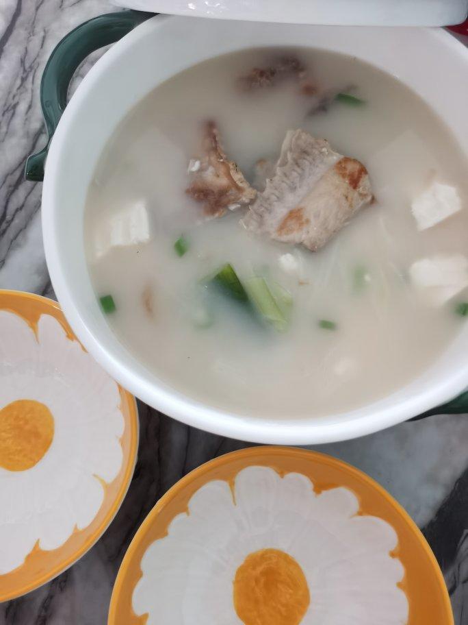 鱼头豆腐汤