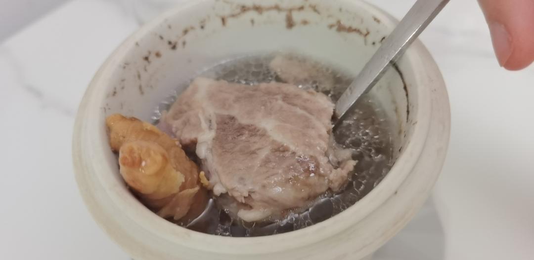 无敌鲜嫩的人参元贝炖腱子肉，大人老人孩子都合适