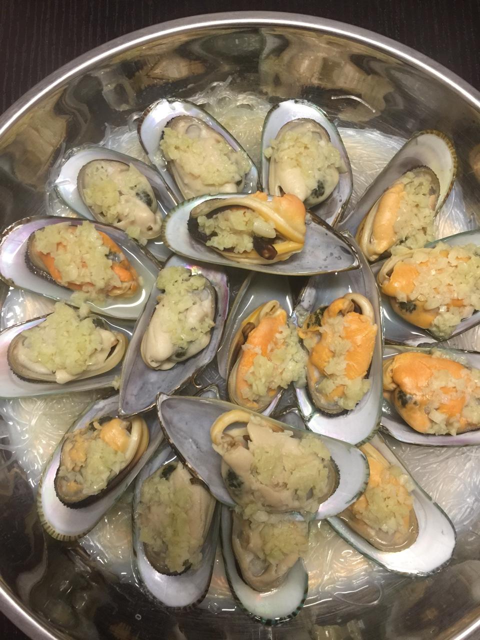 蒜蓉粉丝蒸青口