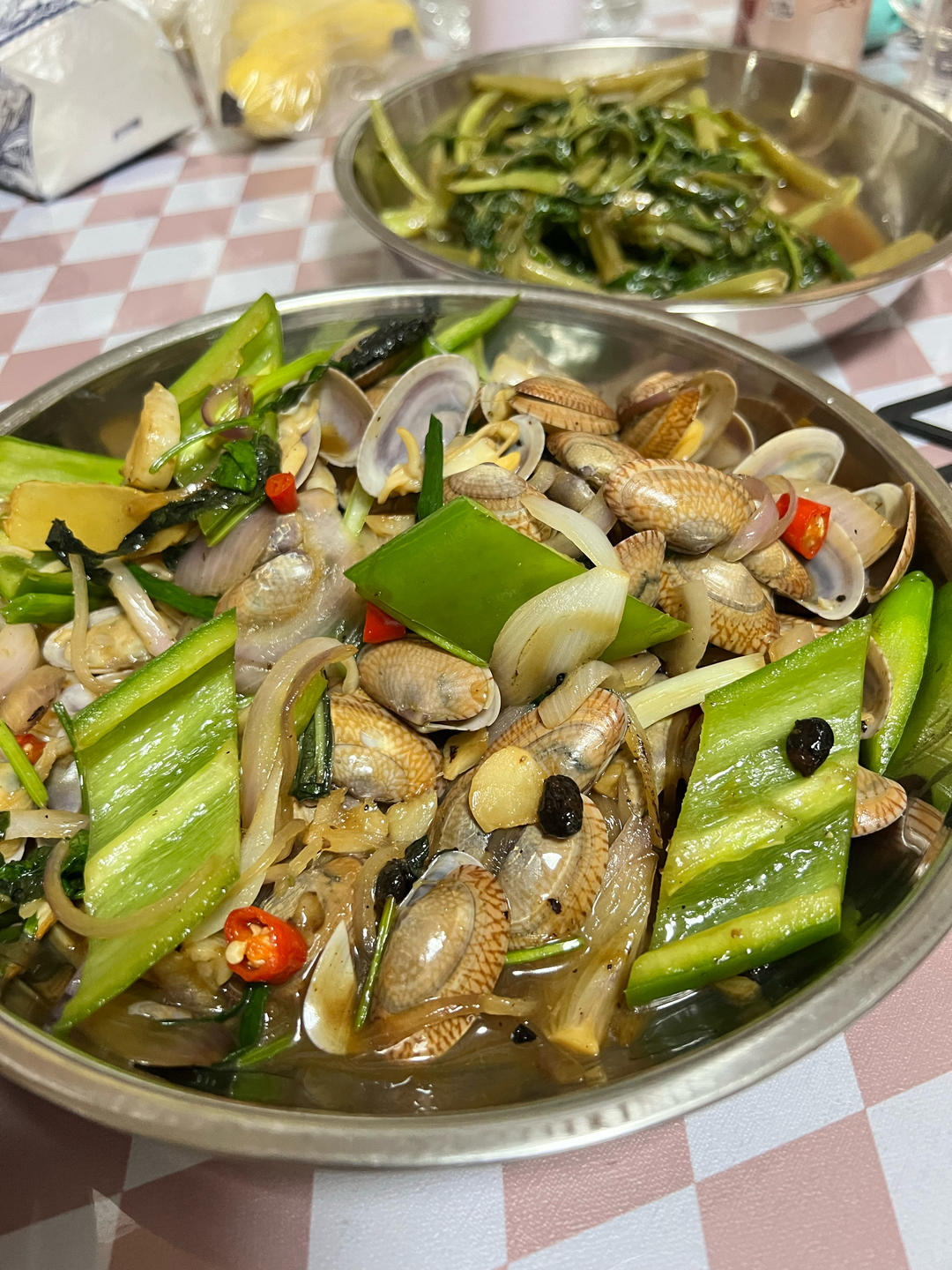 紫苏炒花甲