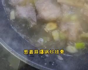 排骨鸡翅根焖锅的做法 步骤3