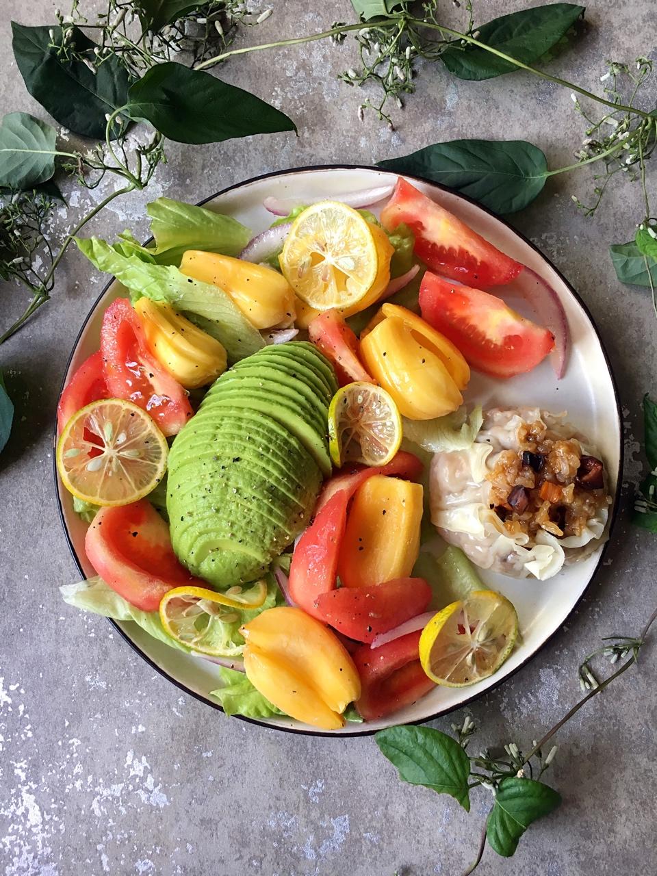 大花花小花花做的牛油果芒果沙拉