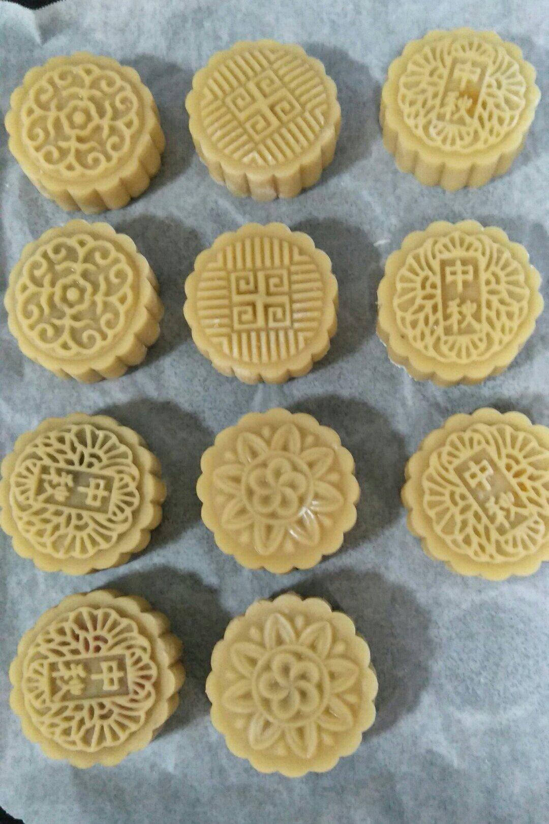 广式月饼—蛋黄莲蓉月饼