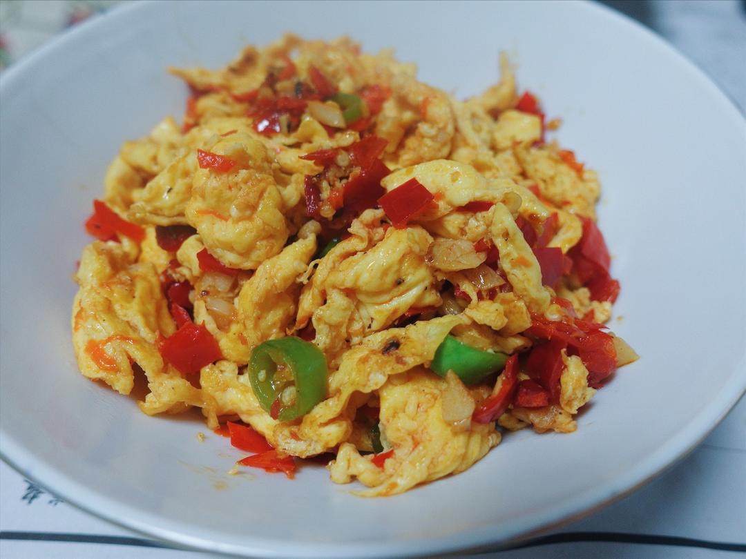 【剁椒炒鸡蛋】炒蛋好吃的关键，原来是调味！