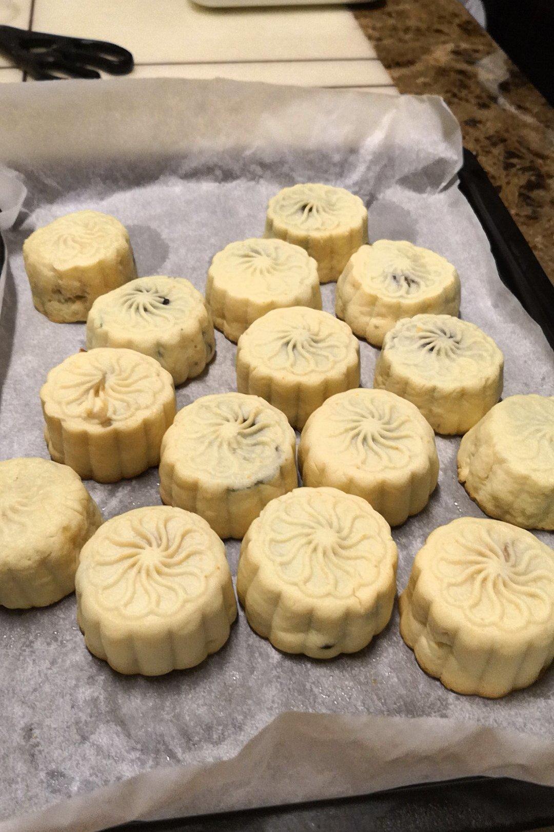 奶酥豆沙果仁月饼