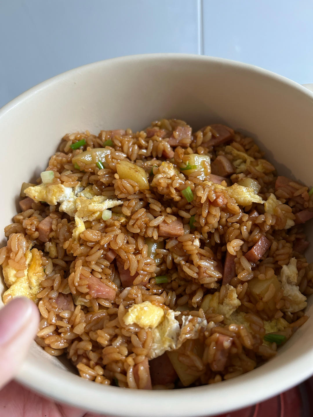 土豆的万能吃法😋土豆午餐肉炒饭～～