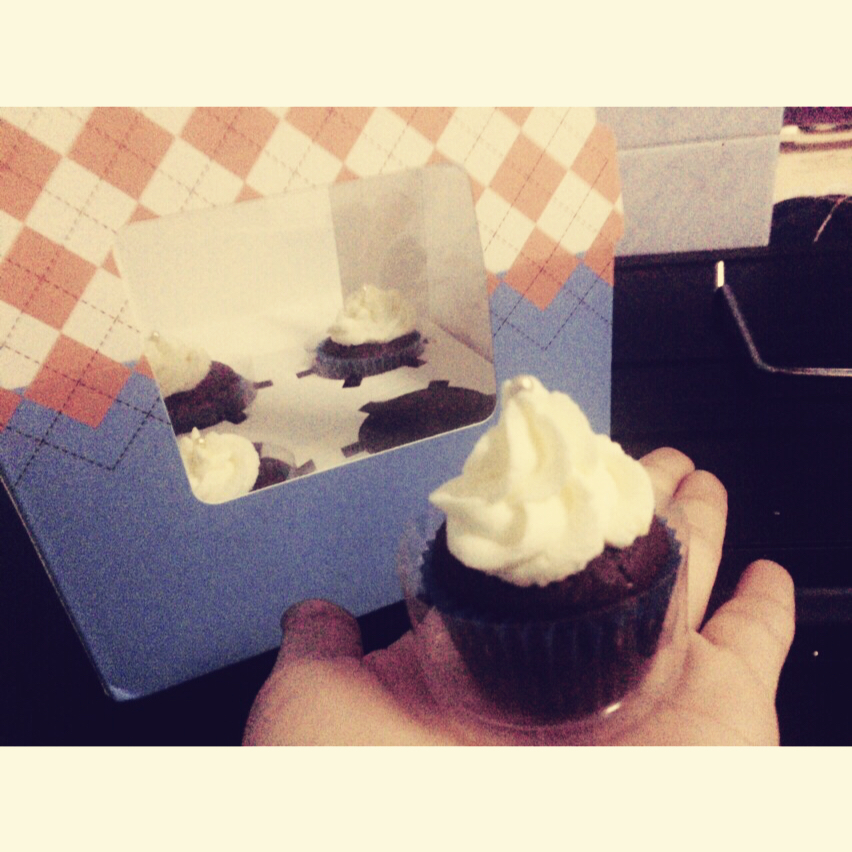 古典巧克力cupcake配马斯卡彭奶油霜