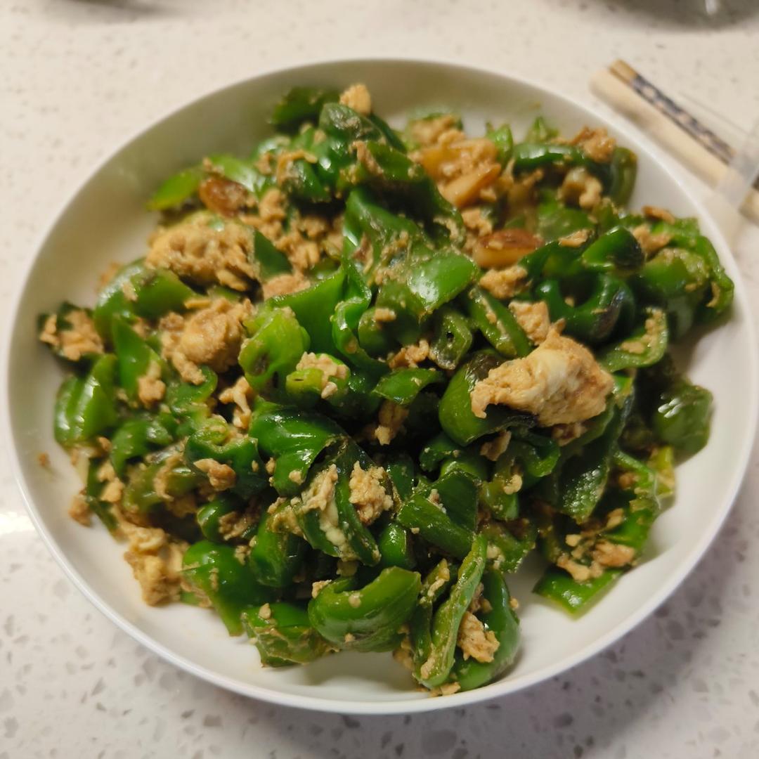 不一样的辣椒炒鸡蛋～下饭神器!