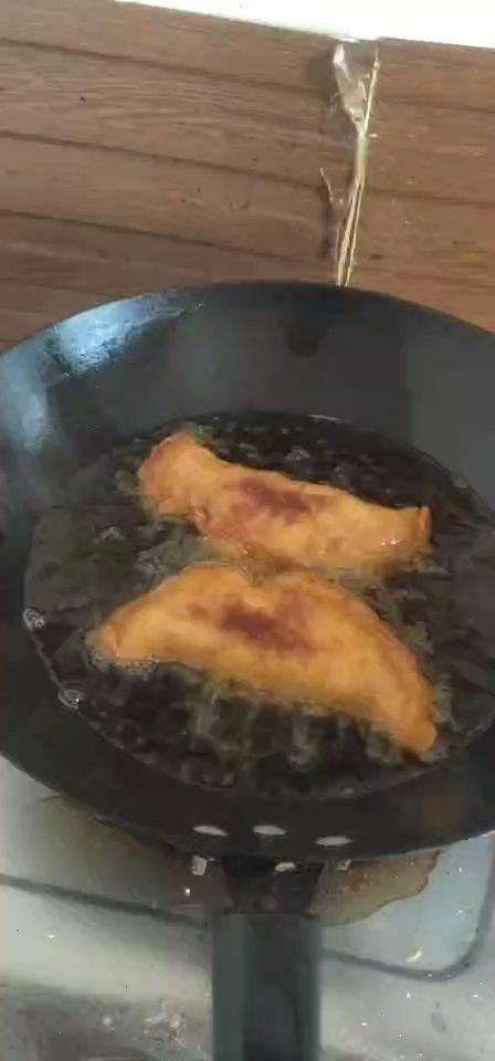 饺子第101种吃法 油炸黄金菜饺 焦香酥脆 凉了柔软劲道 附细节视频详解