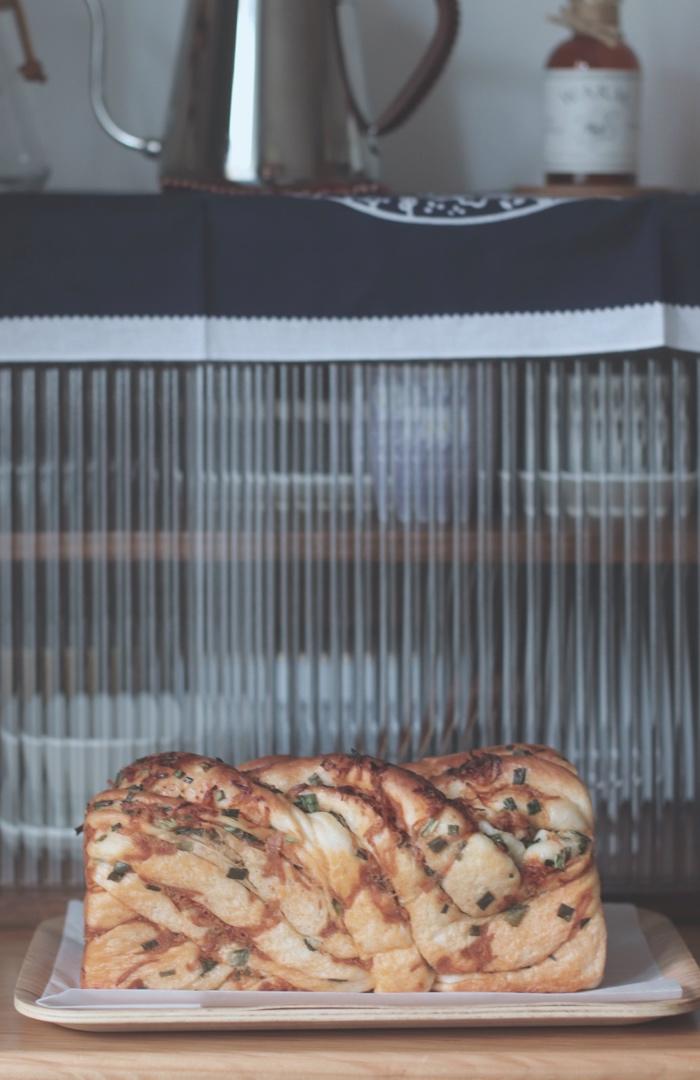 香葱肉松手撕吐司