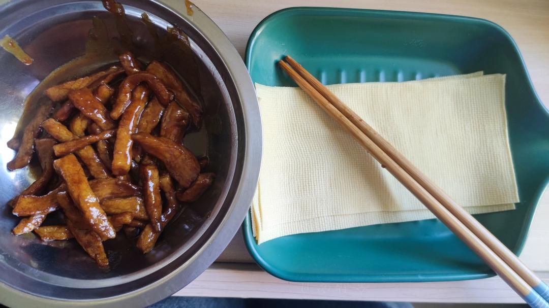 厨师长教你：“京酱肉丝”的家常做法，酱香咸甜适中，老少皆宜