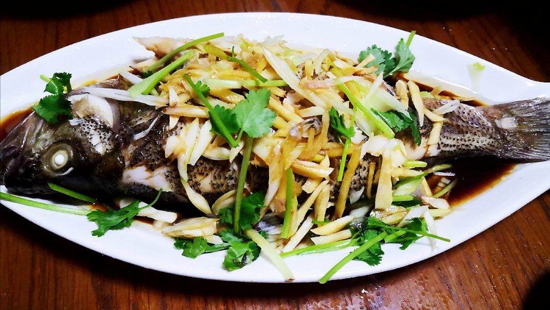清蒸鲈鱼