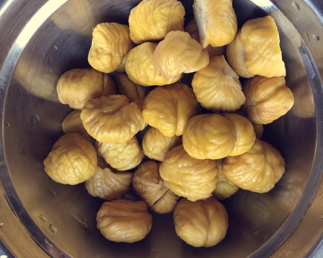 轻松剥去栗子壳