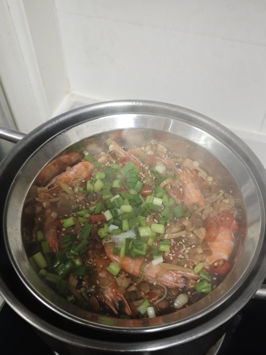 简单易上手的金针菇粉丝虾煲