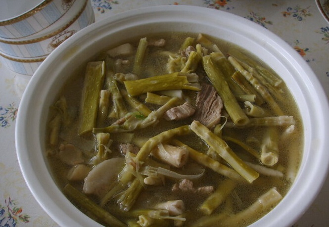 老饶家丨野生苦笋干煲排骨