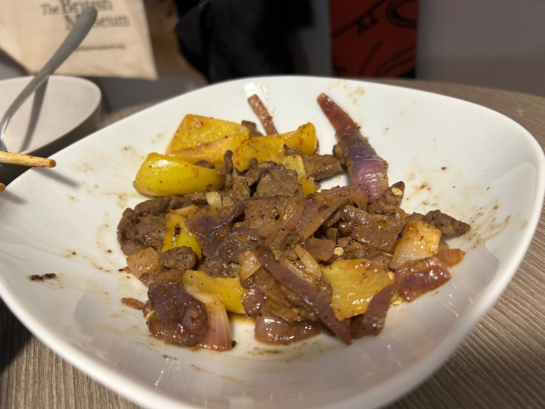 小炒黄牛肉，肉嫩味香！太好吃了简直是米饭杀手！