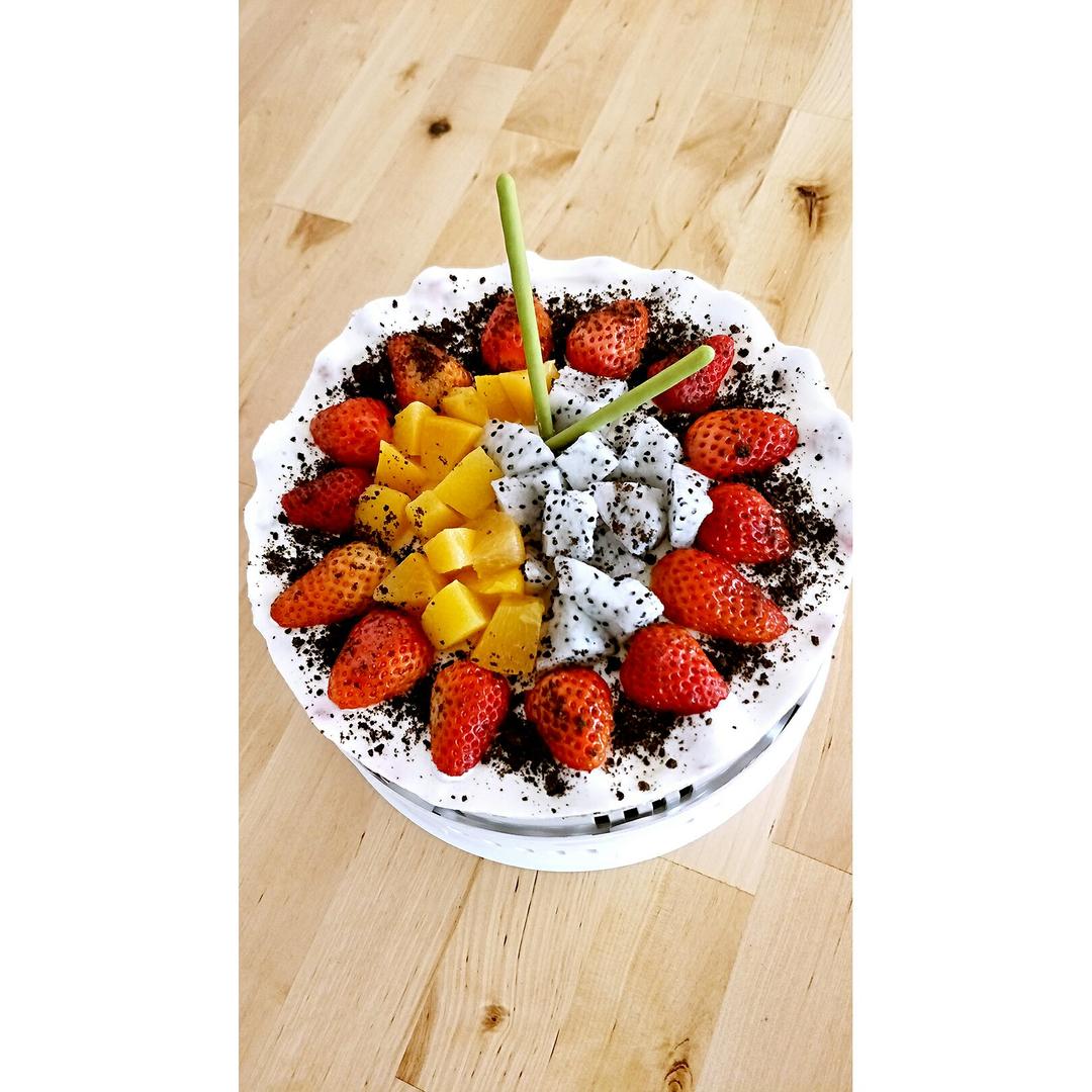 草莓酸奶慕斯蛋糕