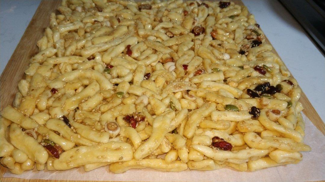 （视频食谱）自制沙琪玛／萨其马