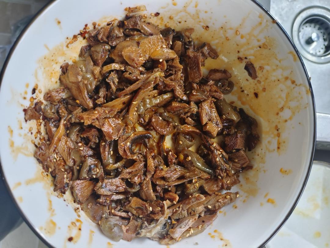 手撕凉拌鸡腿肉