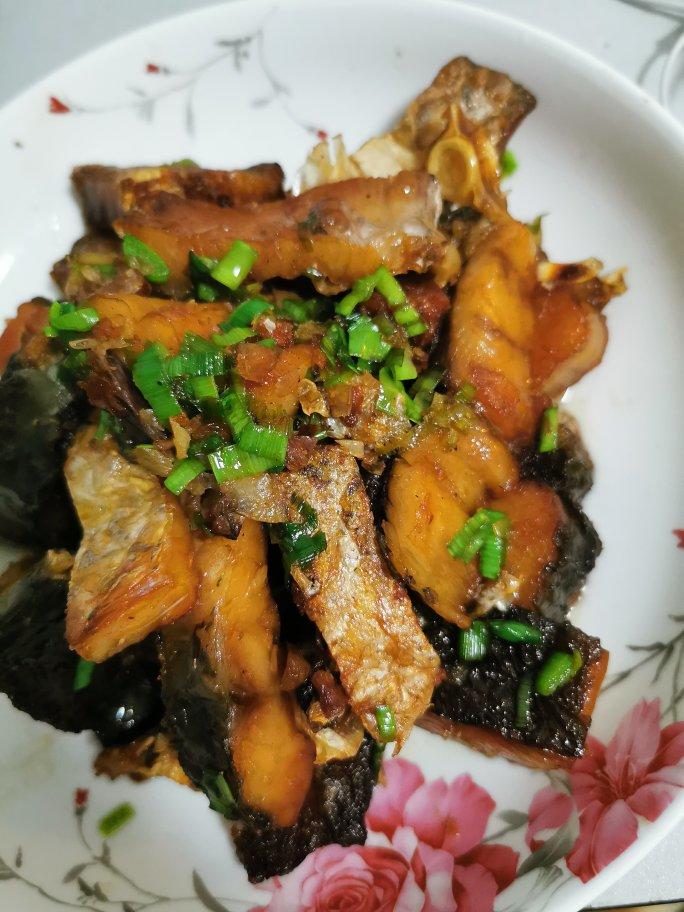 超级下饭的香煎腊鱼
