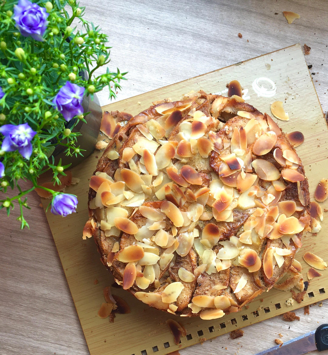 经典的法式肉桂苹果蛋糕