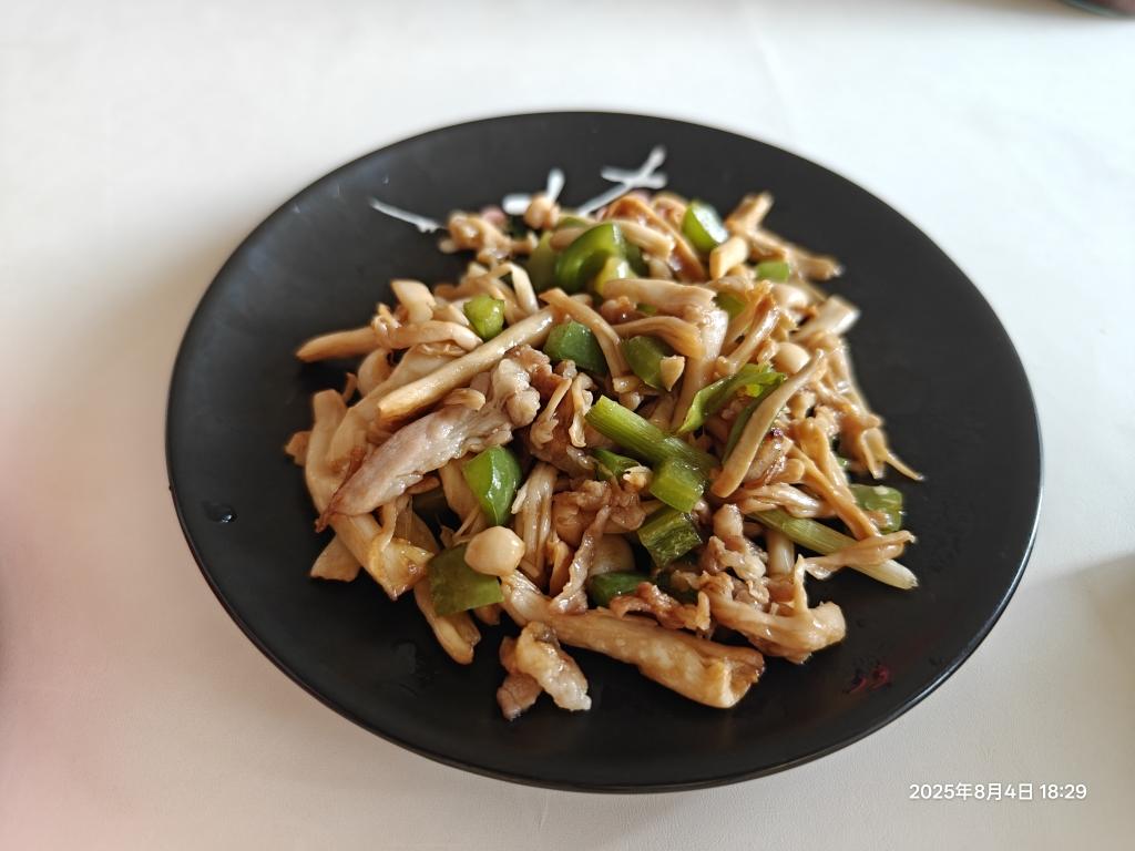 光盘神器海鲜菇炒青椒