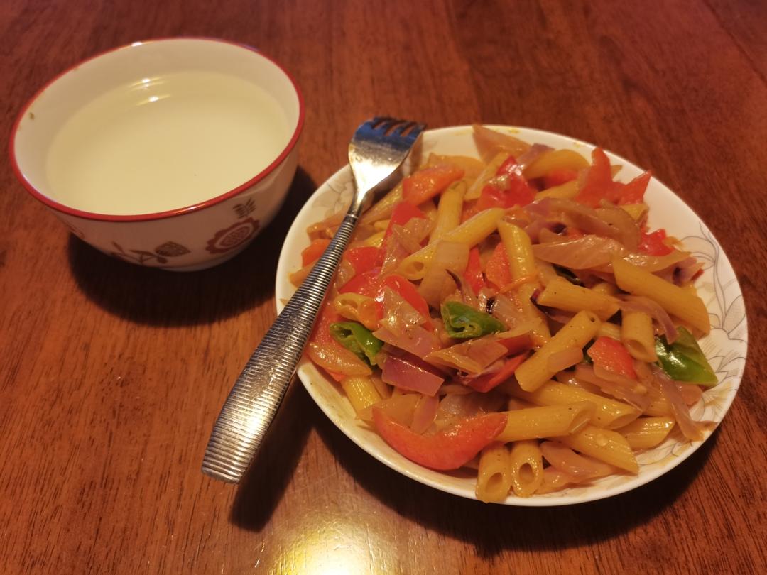 西餐厅的黑椒牛柳意面（附秘制黑椒汁做法）