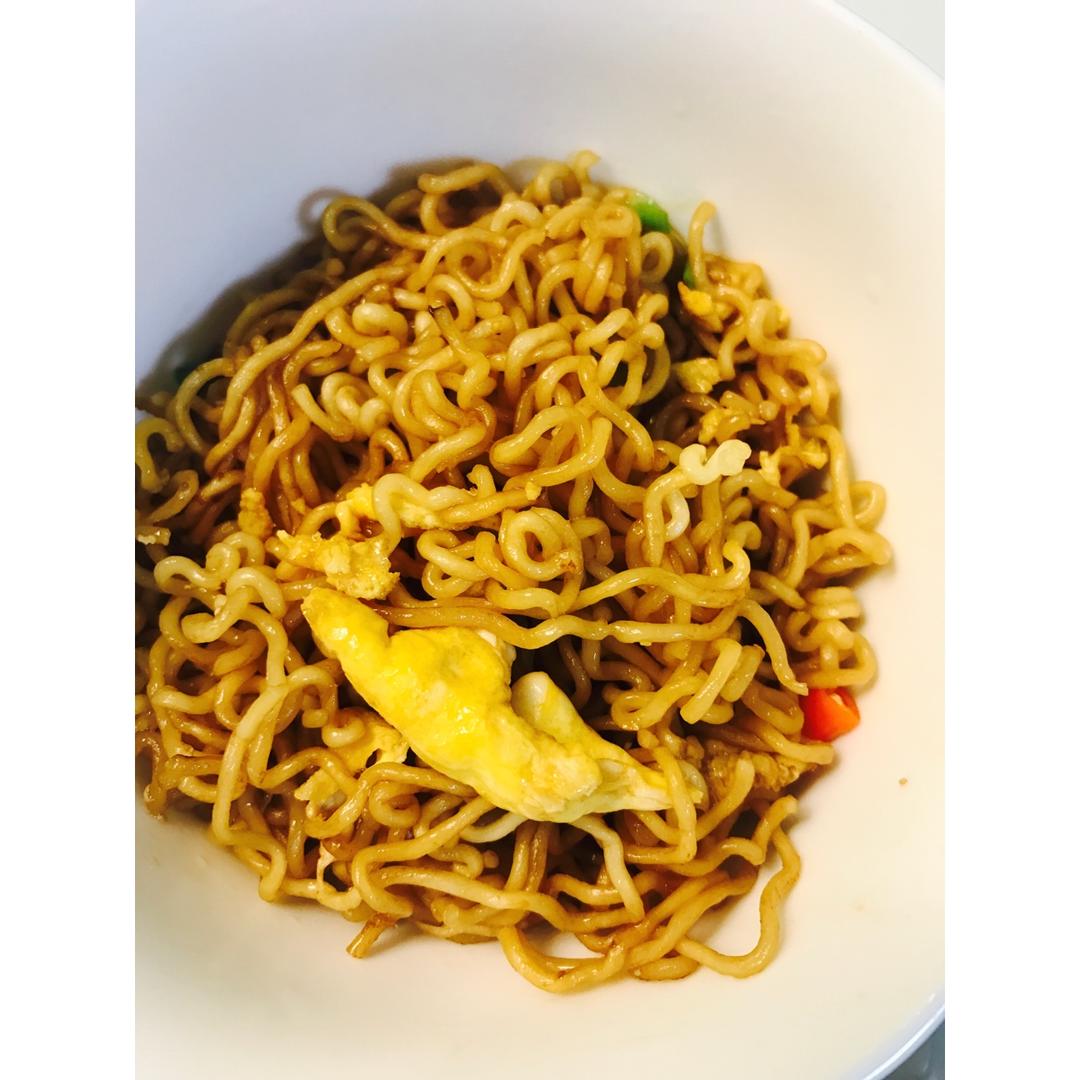 路边摊风味炒方便面