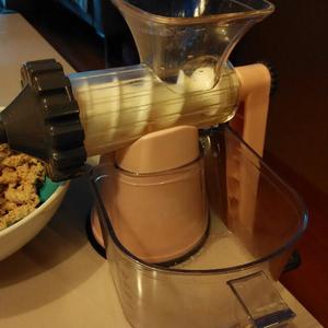 榨石榴汁的做法 步骤1