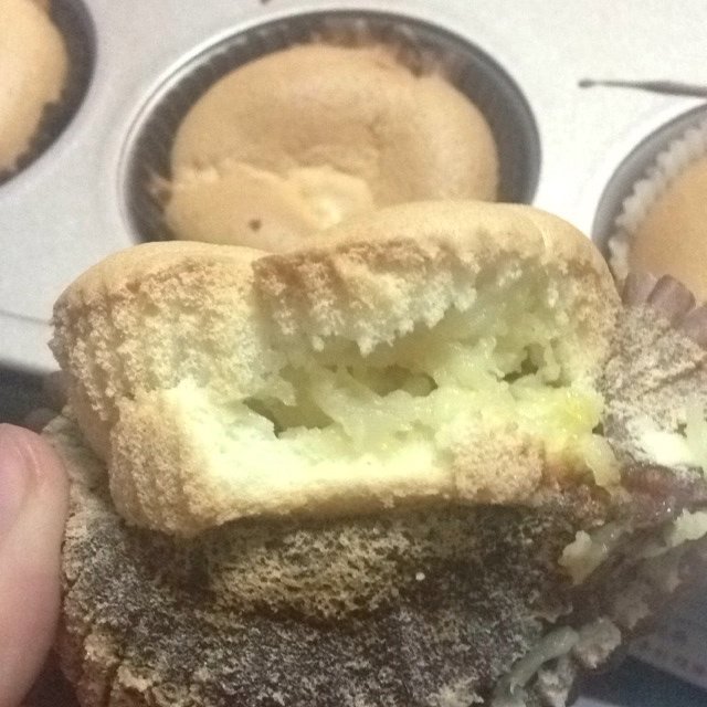朴素版榴莲夹心戚风杯子蛋糕