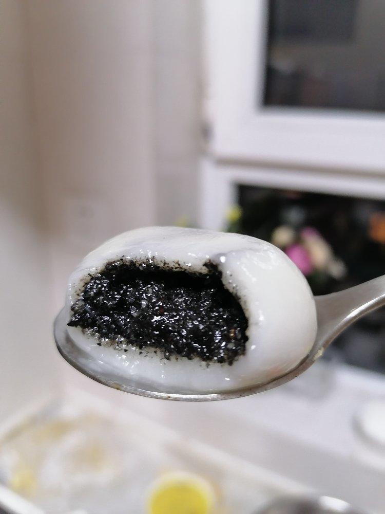 萱27做的红糖椰汁年糕流沙黑芝麻汤圆心太软