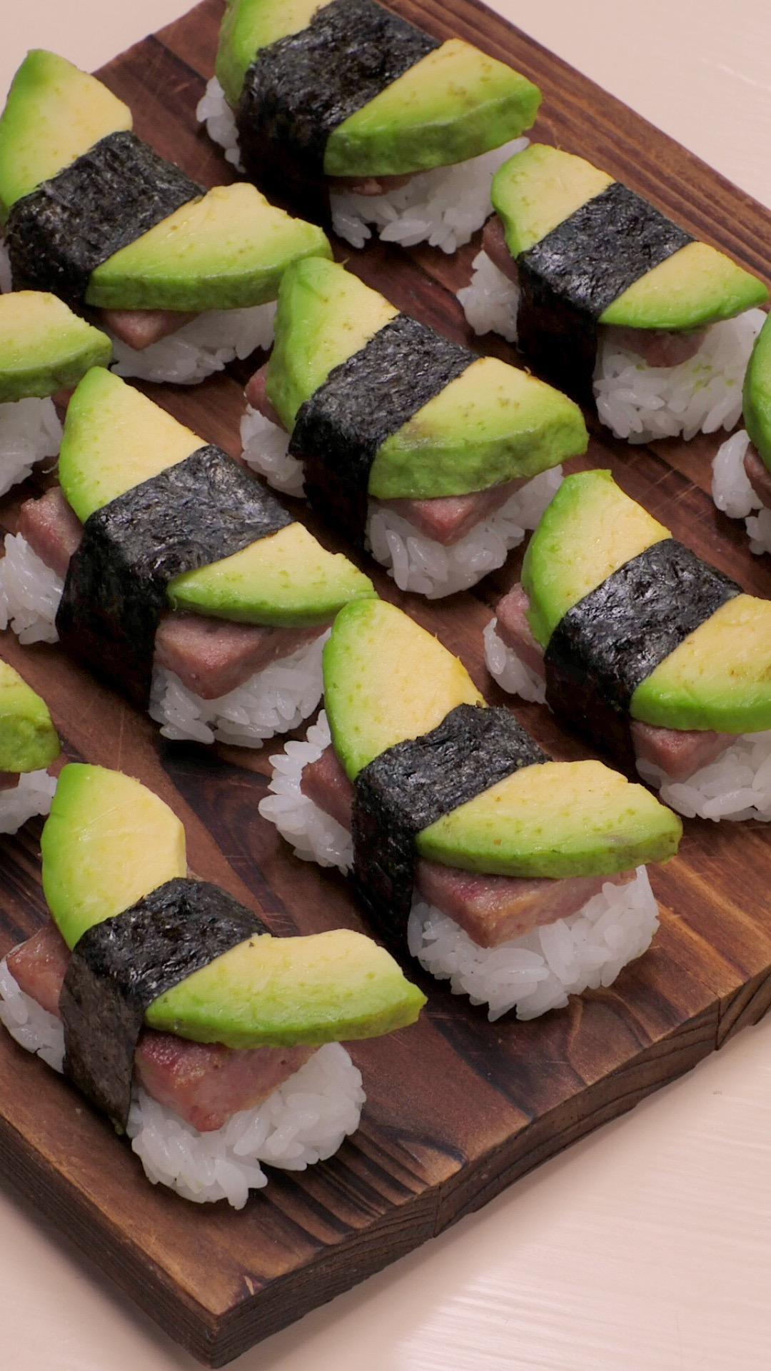 牛油果寿司的做法