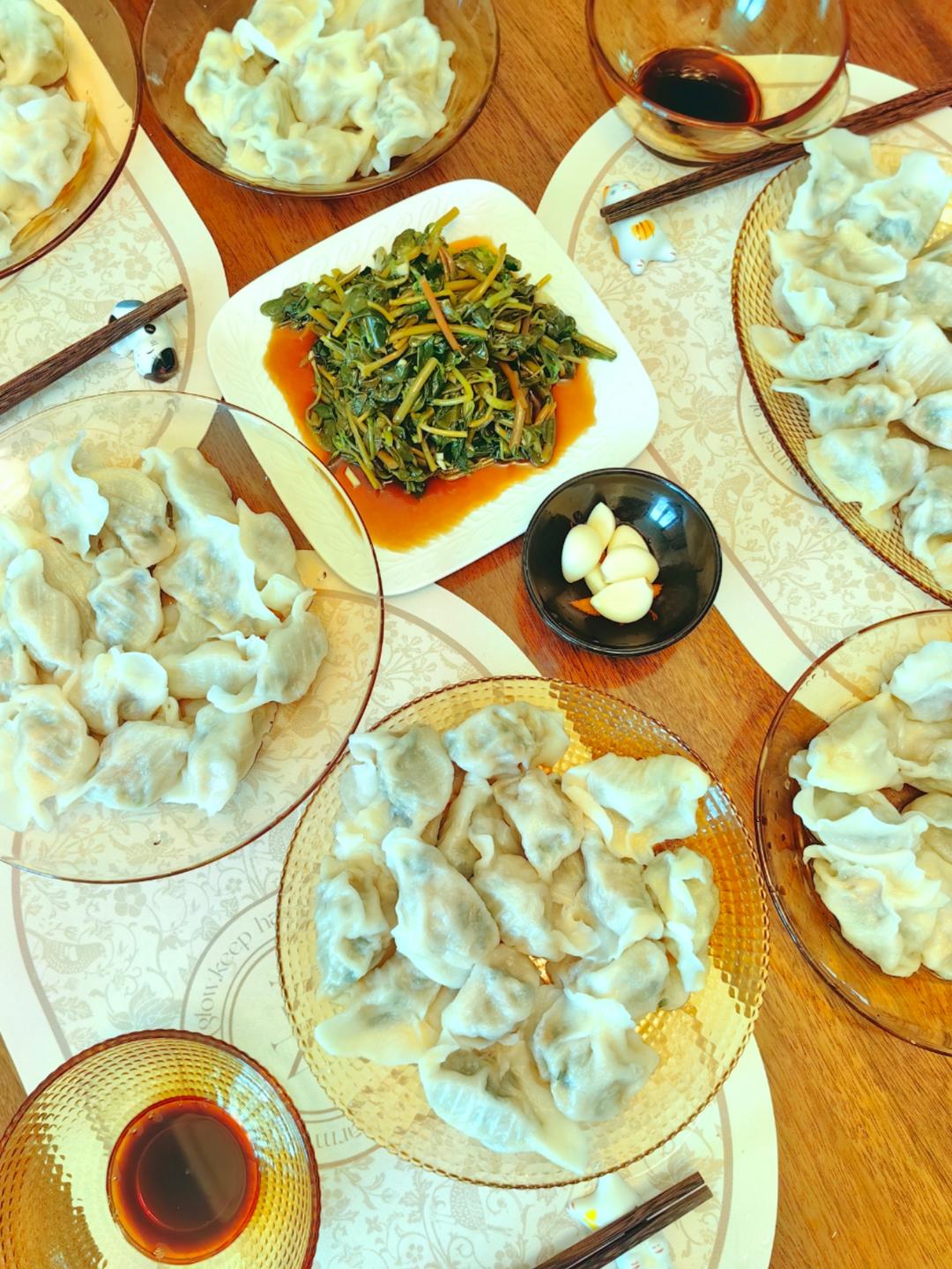 三鲜饺子～韭苔，海米，猪肉