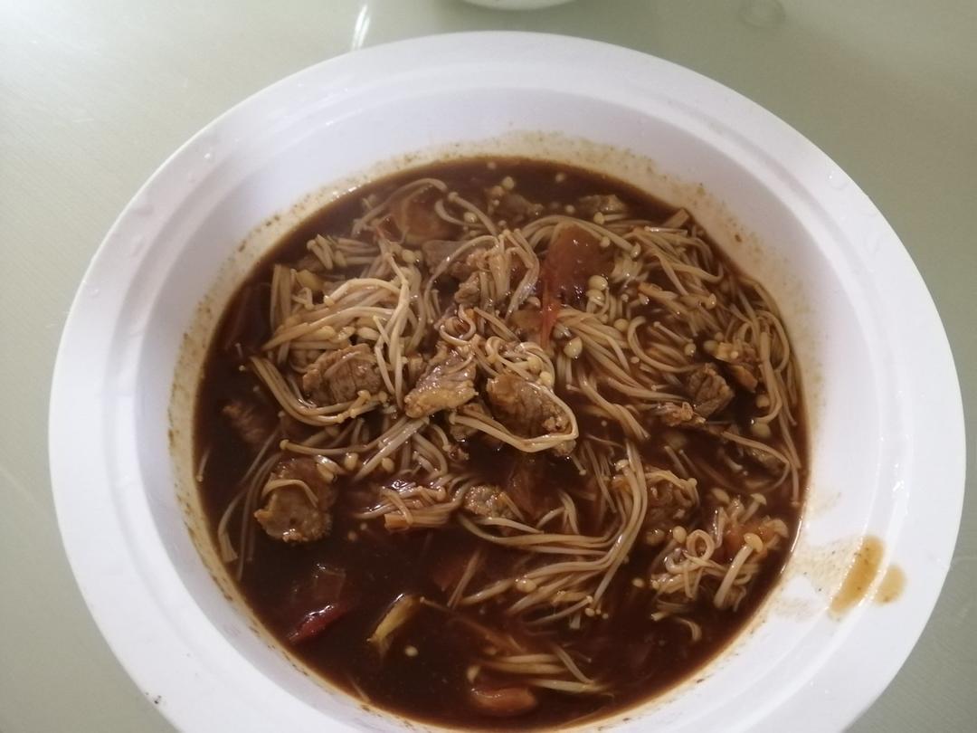 番茄金针菇肥牛