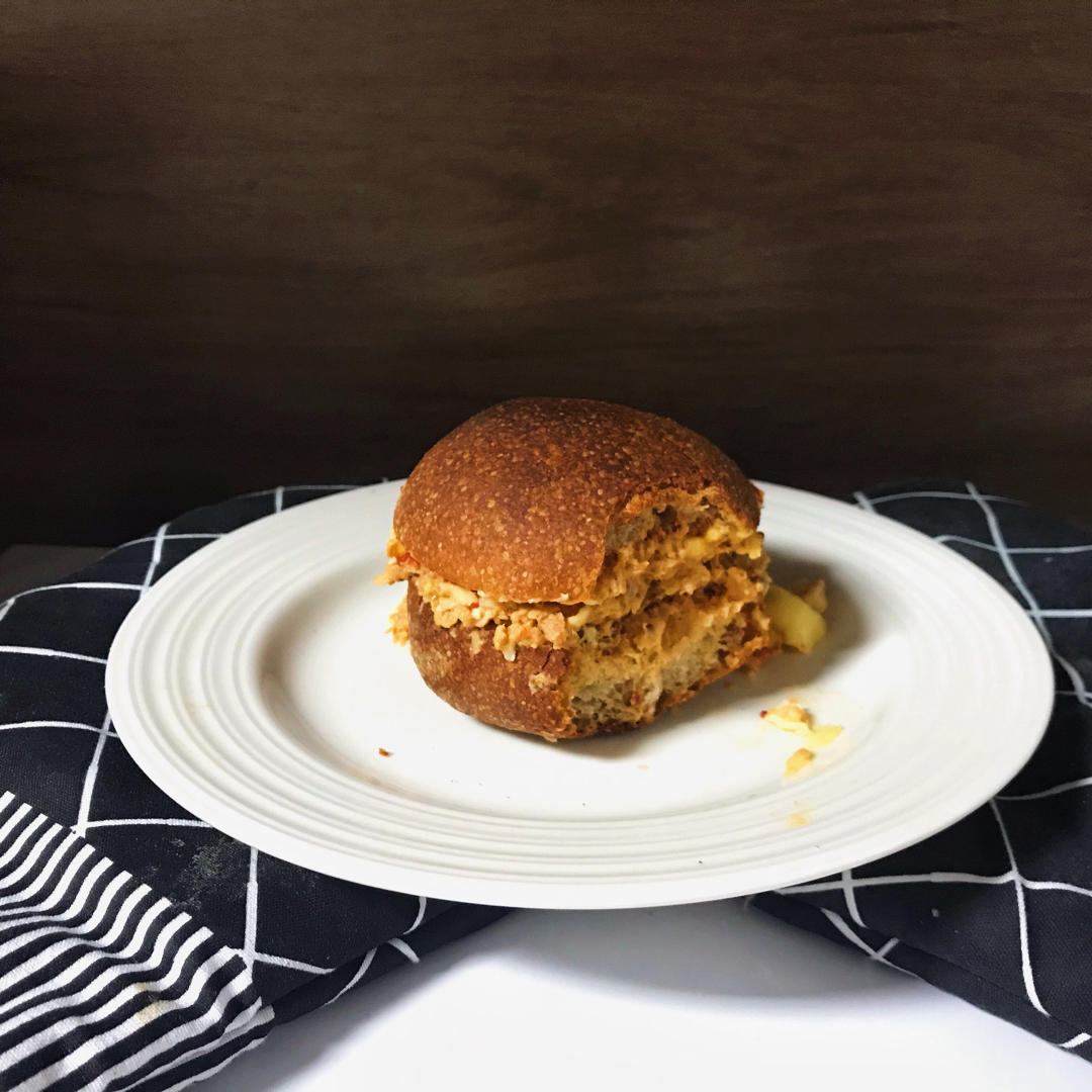 辣白菜金枪鱼玉米头爆浆三明治【健康一手握】——冷热版