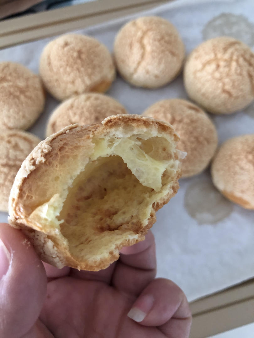 一口就爆浆的卡士达酥皮泡芙