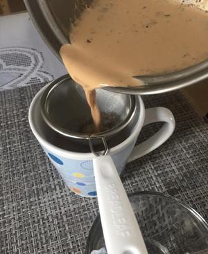红茶咖啡拿铁鸳鸯（仿星巴克）的做法 步骤3