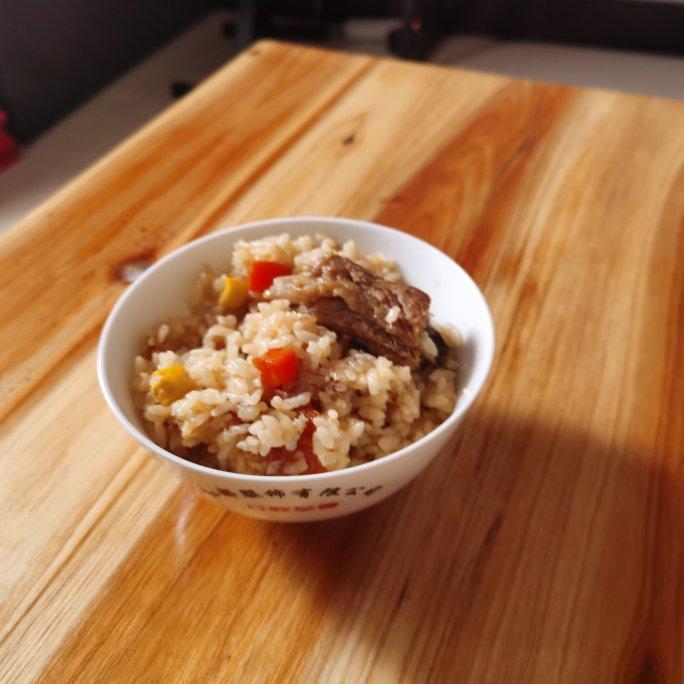 喷香排骨焖饭（爆好吃）