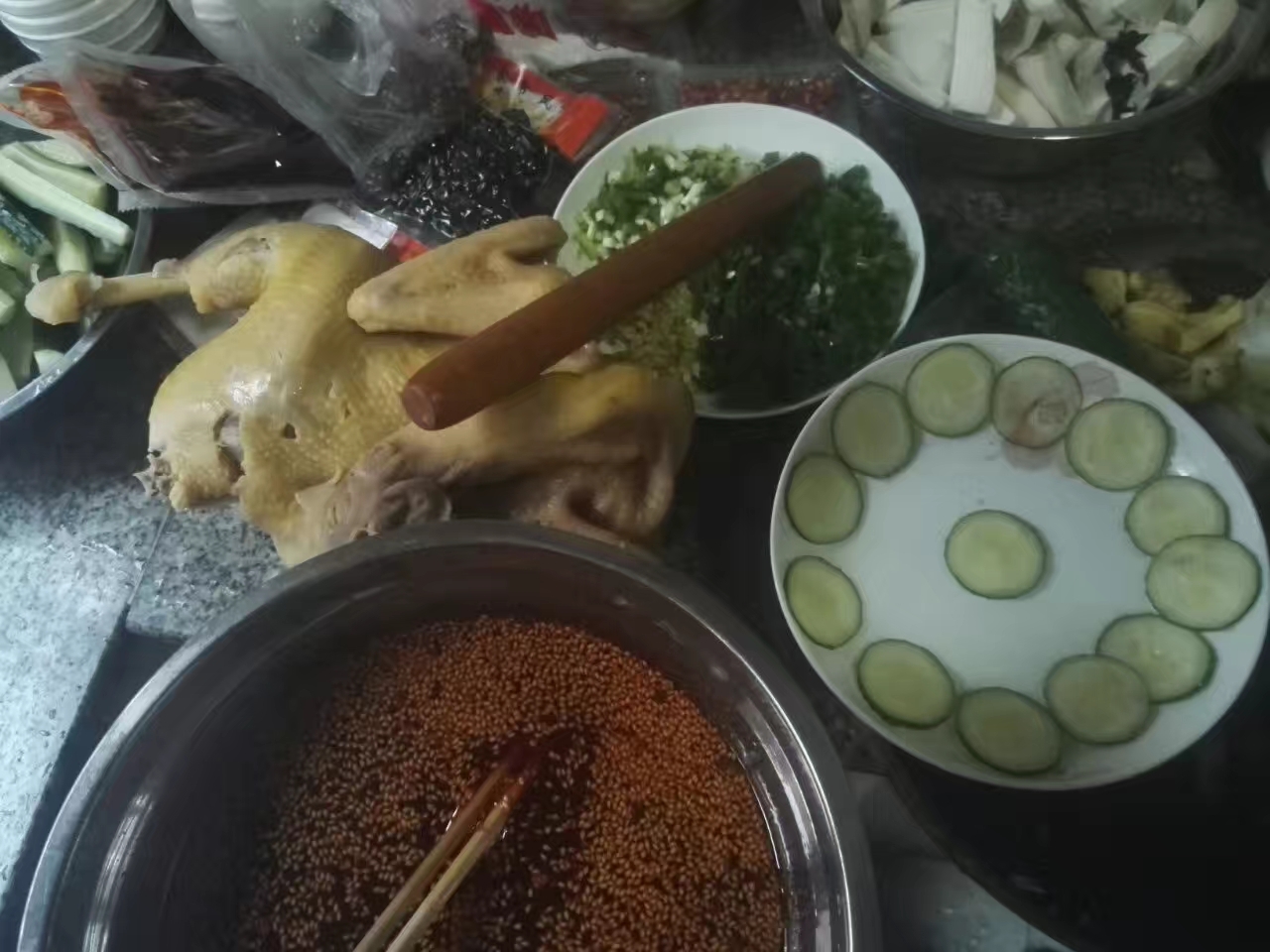 川味凉拌鸡(红油辣味口水鸡)的做法 步骤3