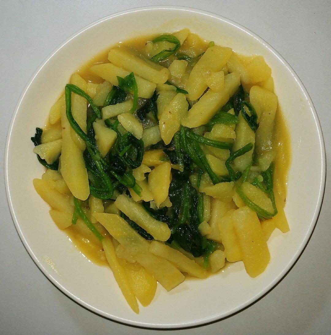 菠菜炖土豆