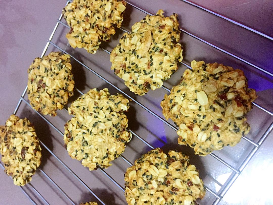 素食:有机燕麦芝麻大饼干