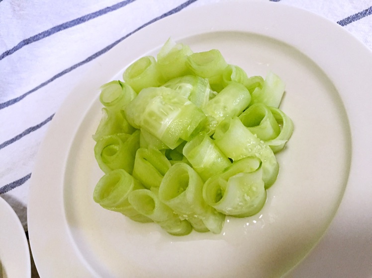 酸酸脆脆的腌黄瓜( Cucumber Salsa)