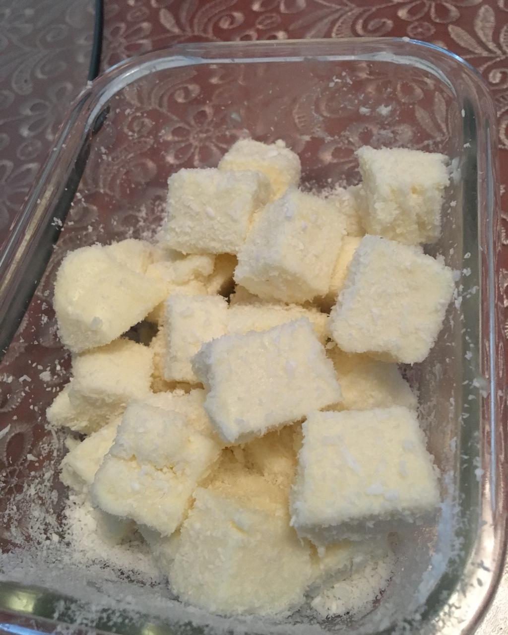 完胜85度C牛奶椰丝小方