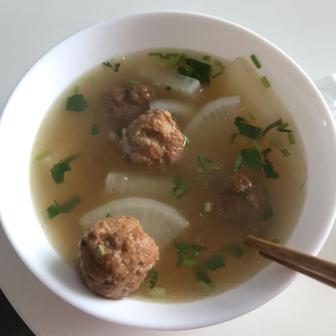 牛肉丸子白萝卜汤