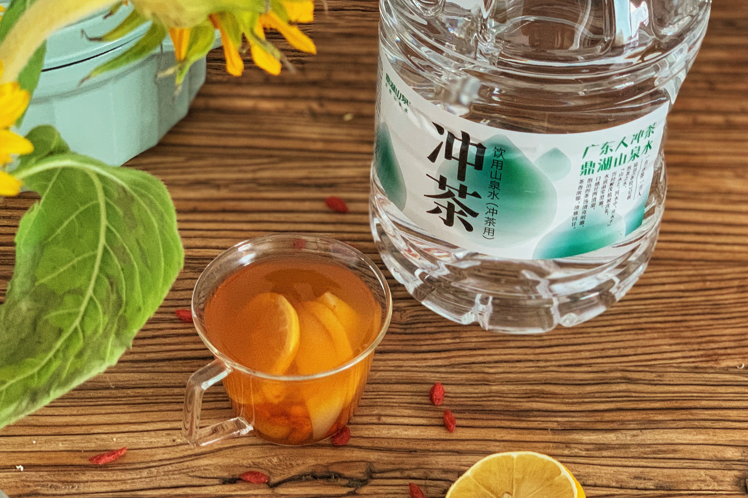 甘润金秋茶，用山泉水祛除秋燥的做法