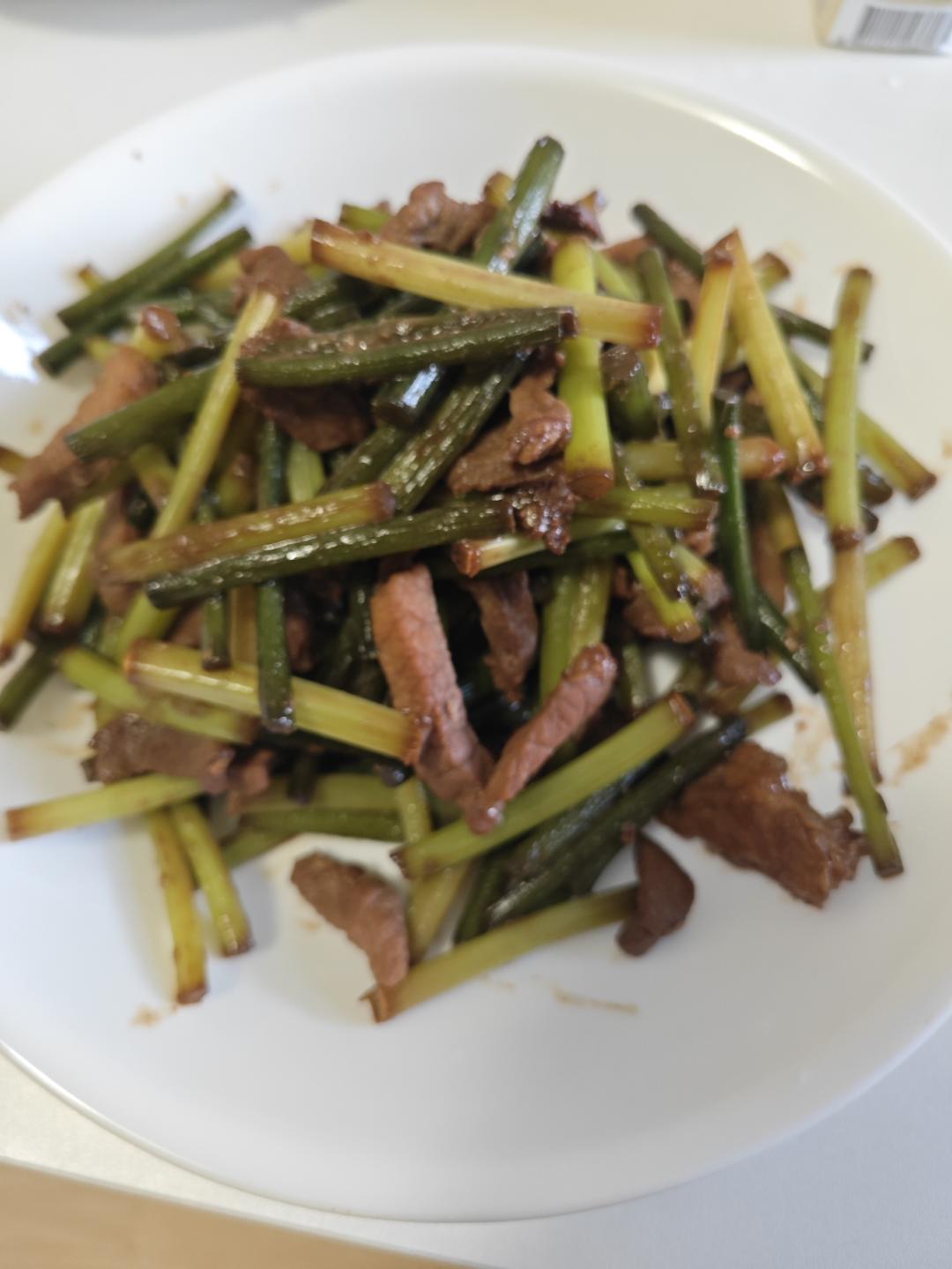 简单易做的下饭菜－蒜苔炒肉